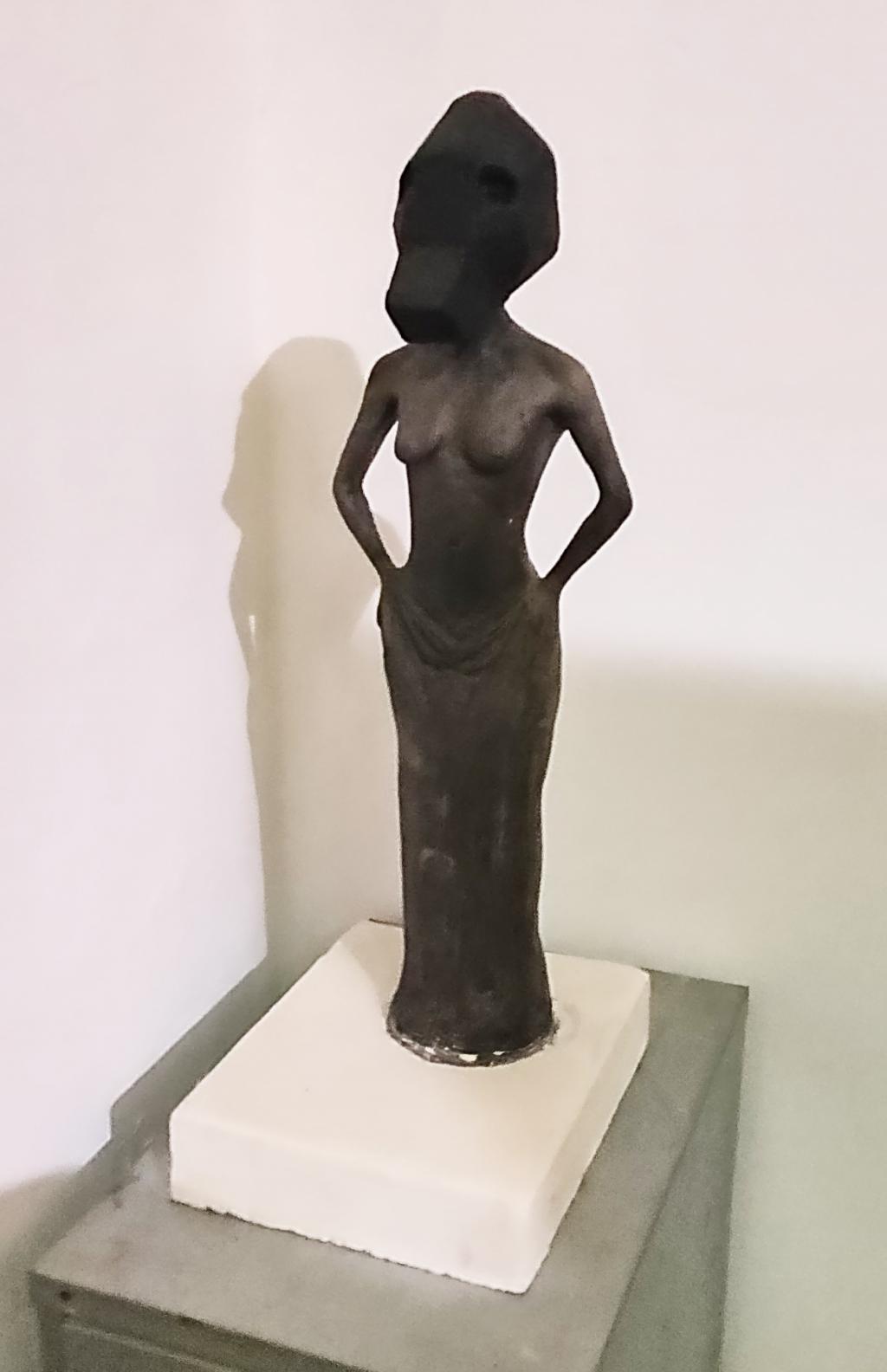 La Vestale, tirage en bronze sur demande - Jean-Marc Rochette - Peinture à l'huile sur terre crue, socle en ciment - 5181