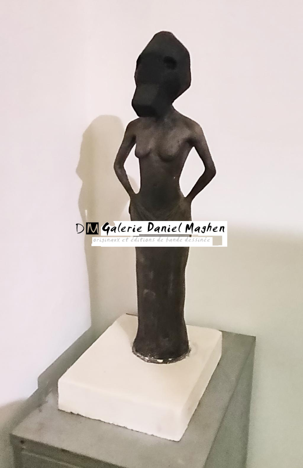 La Vestale, tirage en bronze sur demande - Jean-Marc Rochette - Peinture à l'huile sur terre crue, socle en ciment - 5181